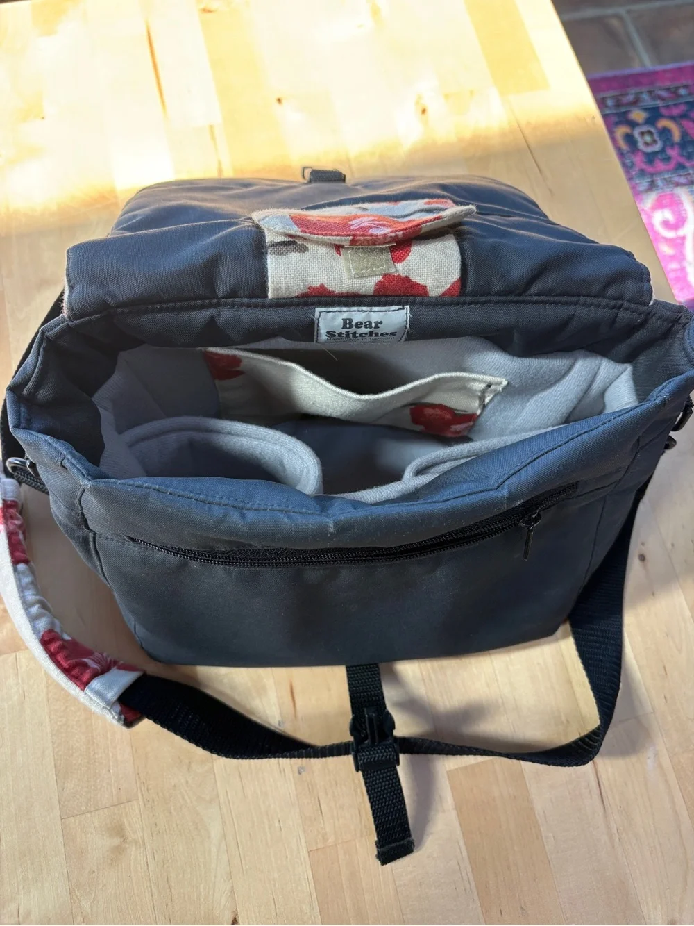 Padded camera bag for DSLR